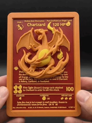 Carta Pokémon Charizard en Relieve
