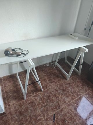Escritorio con Tablero y Borriquetas Blanco