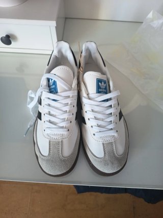 Zapatillas  Blancas y Negras