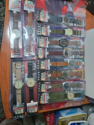 Lote 12 Relojes Colección II Guerra Mundial