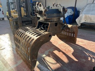 Pinza de Escollera Eurosteel 1500kg año 2016
