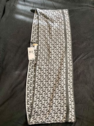 Bufanda Michael Kors Gris y Blanca