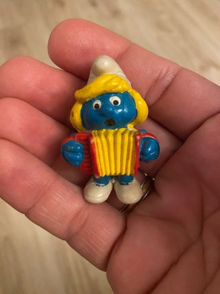Figura Pitufo Bootleg con Acordeón