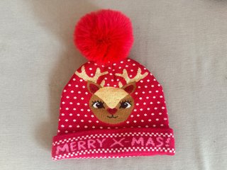 Gorro Navideño con Pompón y Reno