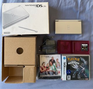 Nintendo DS Lite Plateada con Caja y Juegos