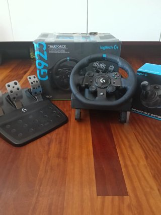 Volante Logitech G923 con Pedales y Cambio