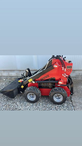 Mini cargadora a ruedas Captok 323TZD