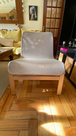 Silla de Madera y Tela Gris