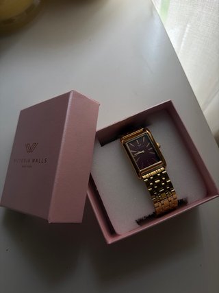 Reloj Victoria Walls Dorado