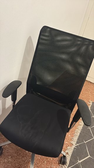 Silla de oficina negra