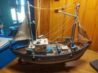 Maqueta de Barco Pesquero Artesanal