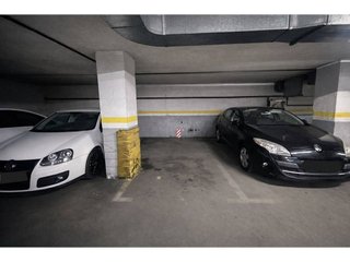 Garaje en venta en Pradolongo en Madrid
