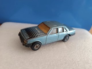 mc toy 1/64 ford granada