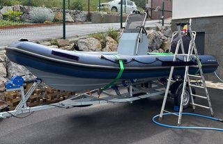 Semirrígida Astec VD-520