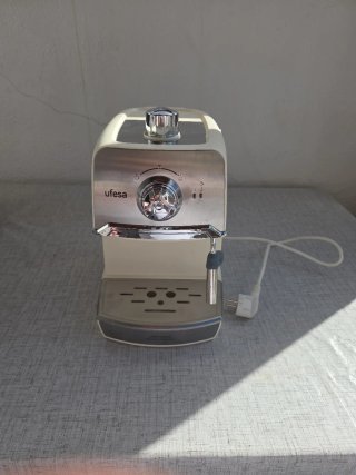 Cafetera Ufesa CE7238 Cream
