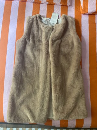 Chaleco de pelo beige Vuronice