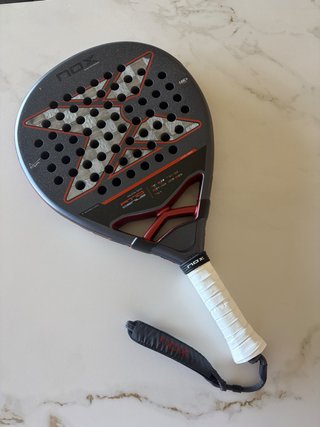 Pala de Pádel Nox AT10 Genius 18K Alum 2025