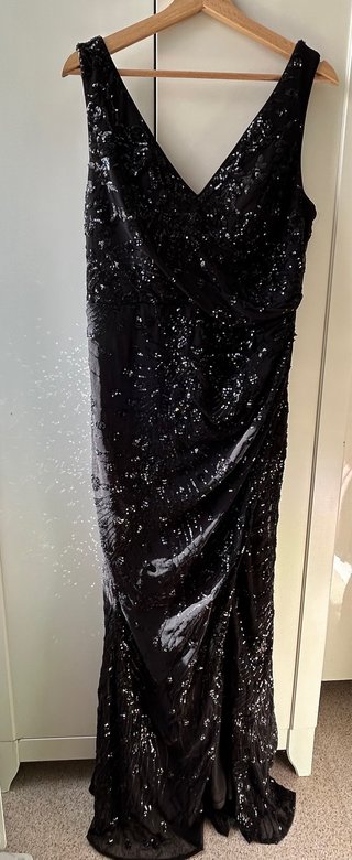 Vestido de fiesta largo negro con lentejuelas