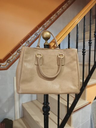 Bolso de hombro beige