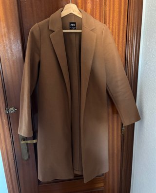Abrigo Zara marrón