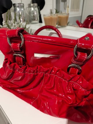 Bolso  Rojo, Elena Miro