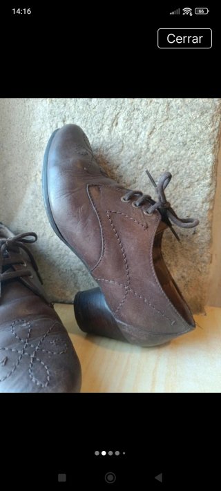 Zapatos de tacón marrones