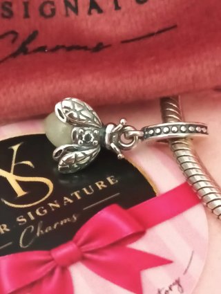 Charm Luciérnaga brillante
