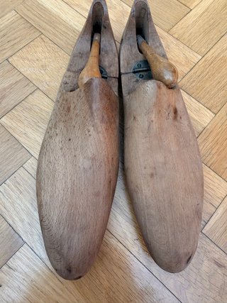 Par de hormas de zapatero antiguas de madera