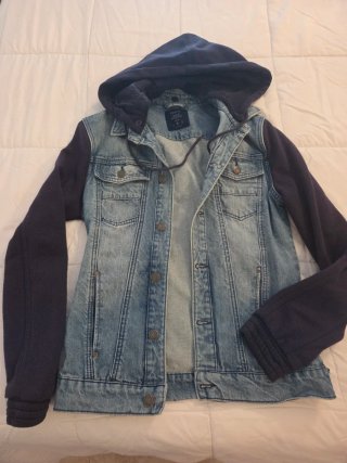 Chaqueta Tejana con Capucha Bershka