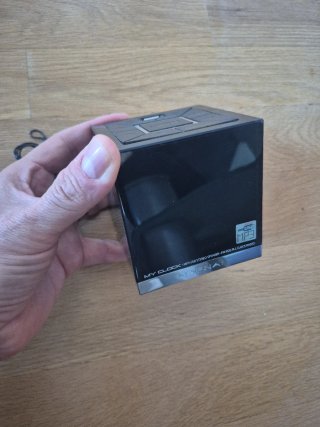 Radio despertador Naf Naf MyClock V3 (USB / MP3)