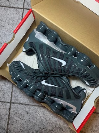 Zapatillas Nike Shox Grises