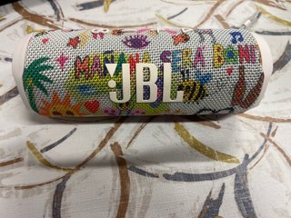 Altavoz JBL Flip 6 Edición Karol G