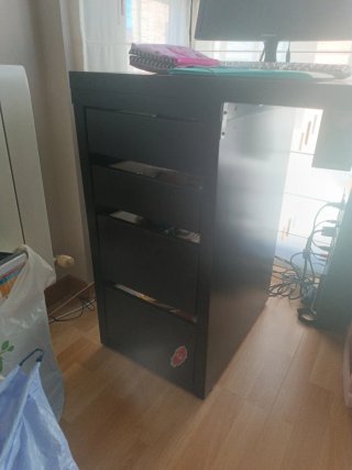Escritorio Negro con Cajonera