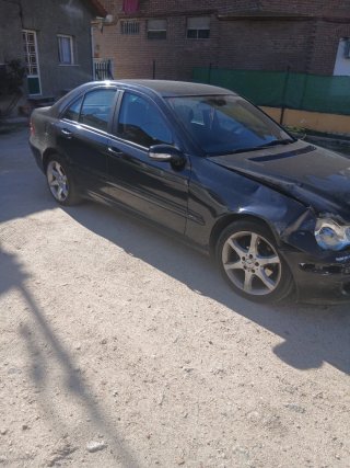 Mercedes-Benz Clase C 2005