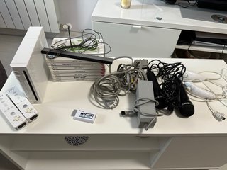 Console Nintendo Wii con giochi e adattatore HDMI