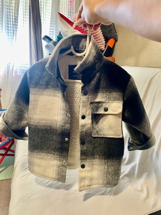 Chaqueta Zara Cuadros Gris y Beige  3 años / 98