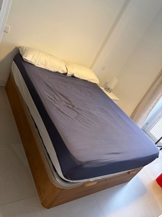 Canapé de madera para cama de matrimonio