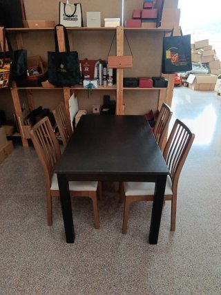 Mesa Comedor Extensible y 4 Sillas