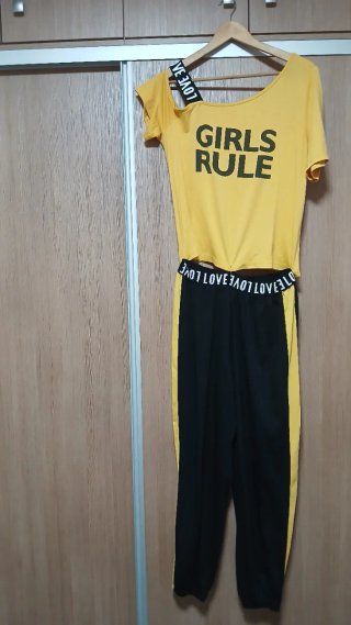 Shein Conjunto Deportivo Amarillo y Negro