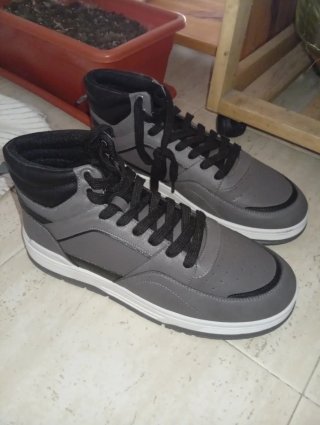Zapatillas Altas Gris y Negro