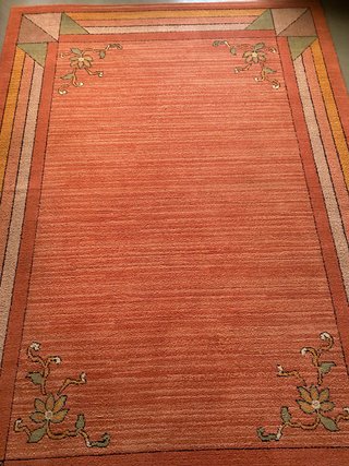 Alfombra Lana de Motivos Florales. Recién limpiada