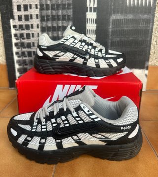 Zapatillas Nike P-6000 Negras y Blancas