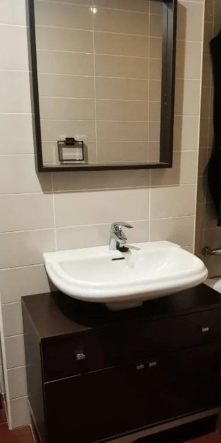 Mueble bajo lavabo con espejo y baldas