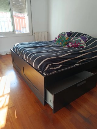 Cama Ikea con 4 cajones negra