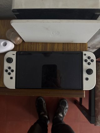 Nintendo Switch OLED Bianca