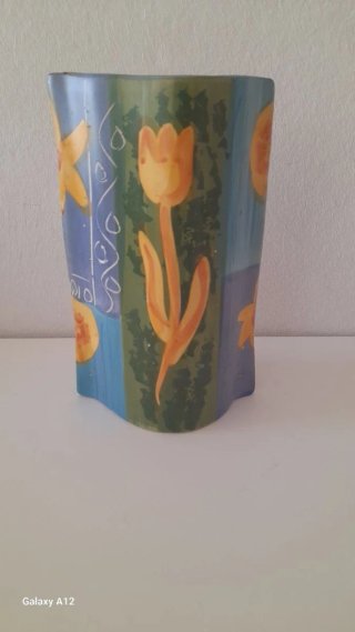 Jarrón de cerámica decorado