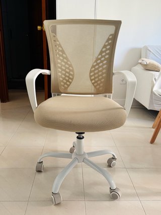 Silla de escritorio ergonómica beige
