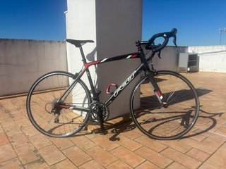 SE VENDE bicicleta de carretera FELT