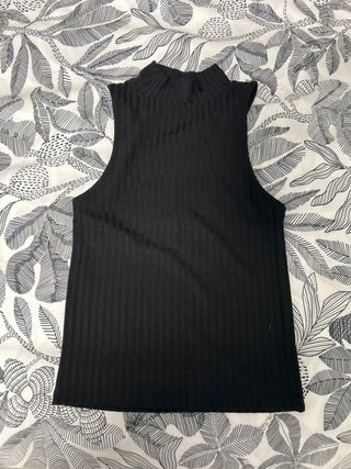 Blusa negra sin mangas