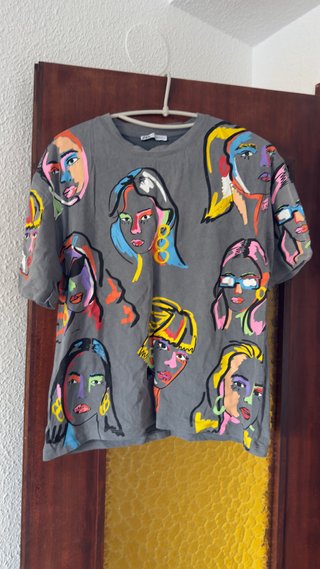 Camiseta Zara Gris Estampada Talla M